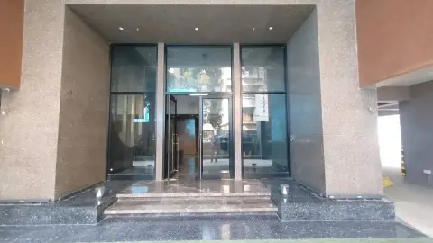 18 West in Khar West, view 1