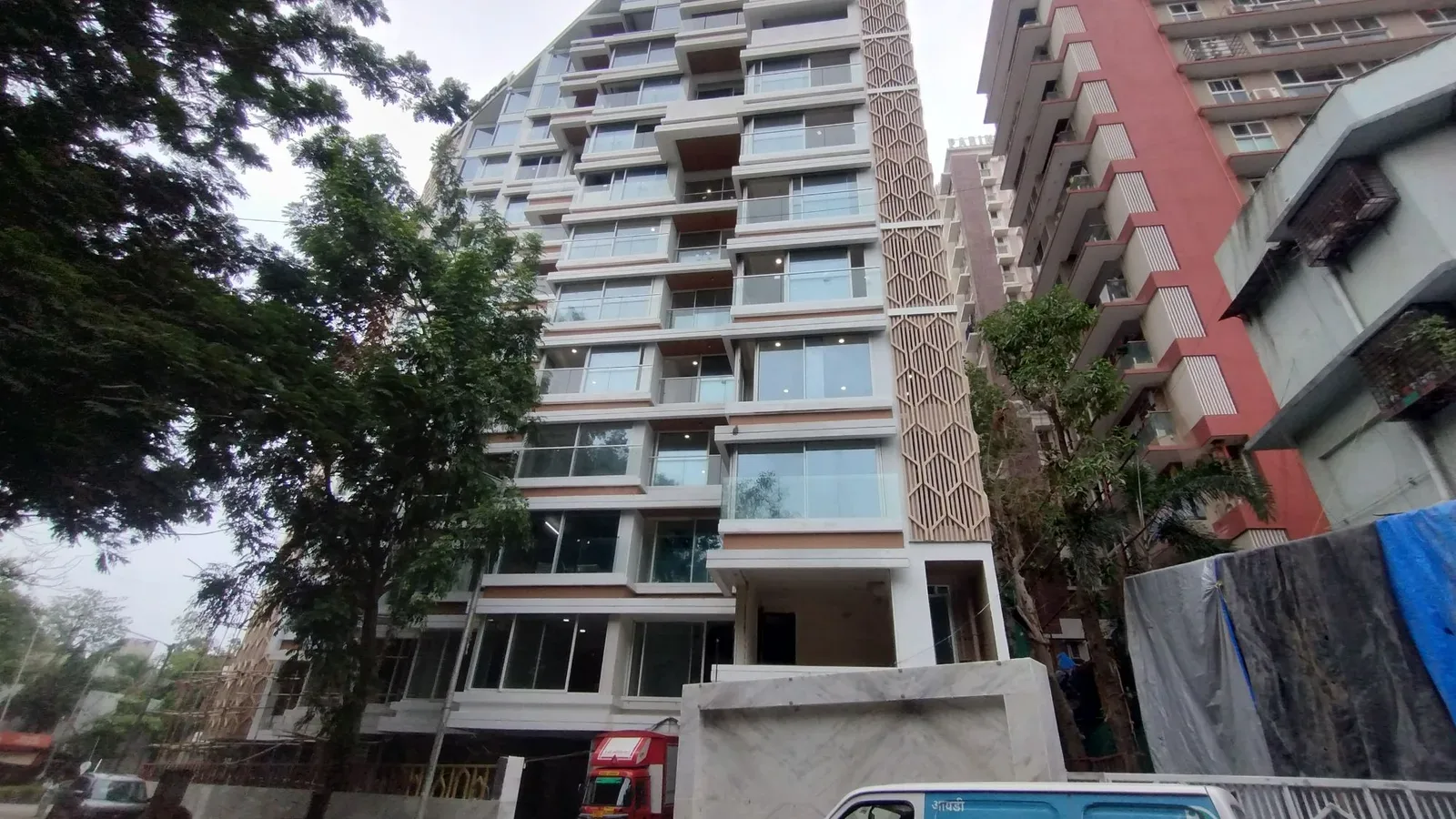 Ajmera Prive in Juhu, view 2
