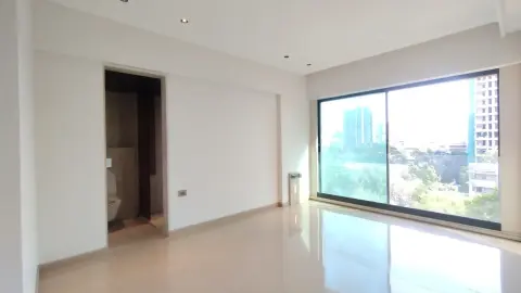 Arkade Aura in Santacruz West, view 1