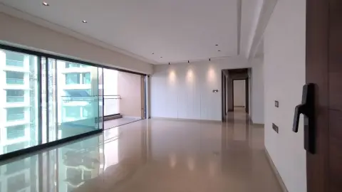 Arkade Aura in Santacruz West, view 4