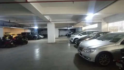 Beverly Hills in Andheri West, view 1