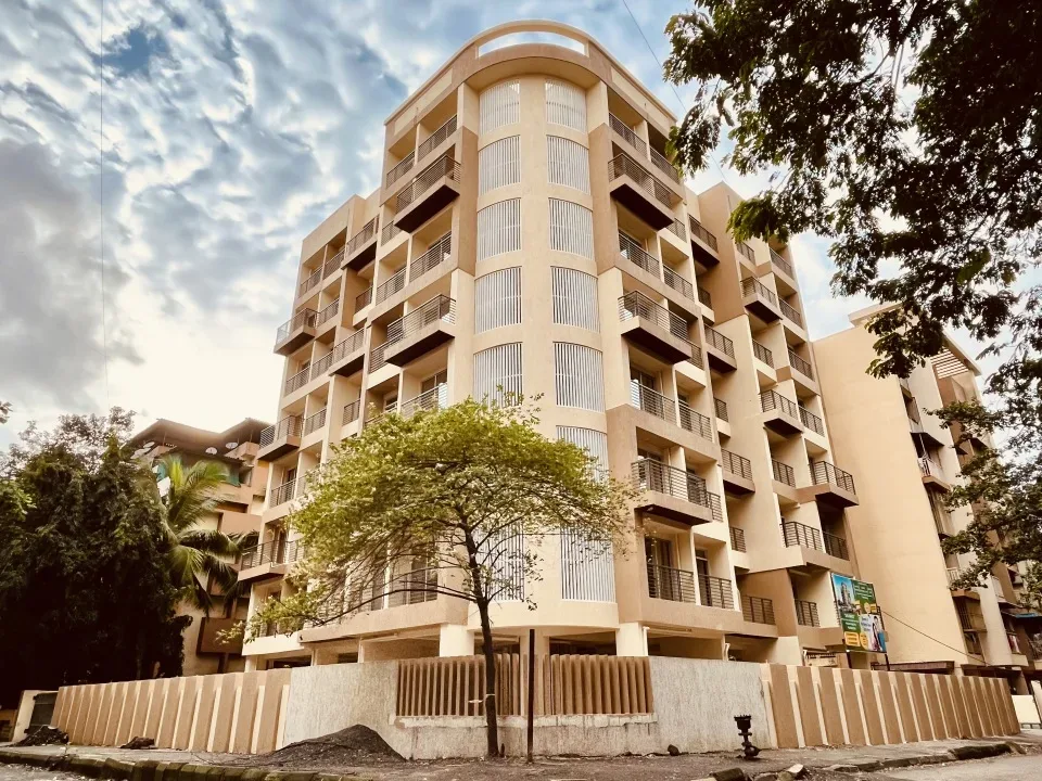 Grace Palacio in Khar West, view 2
