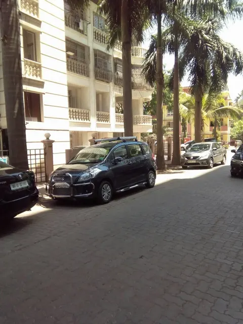 Kakad Niwas in Bandra West, view 2