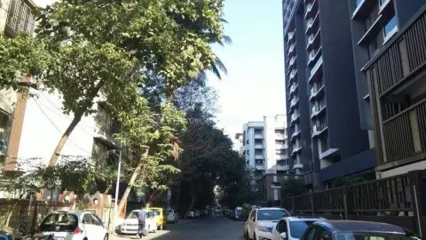 Sheetal Indermohini in Santacruz West, view 1